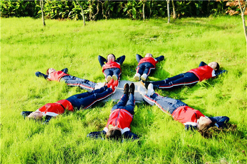 同曦儿童产业中心组织全员参与团建活动